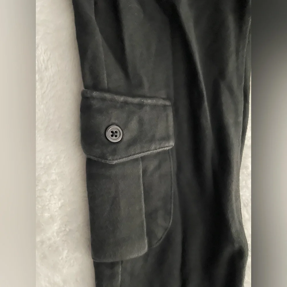 Old Navy black cargo flare pants with pockets girls size 7